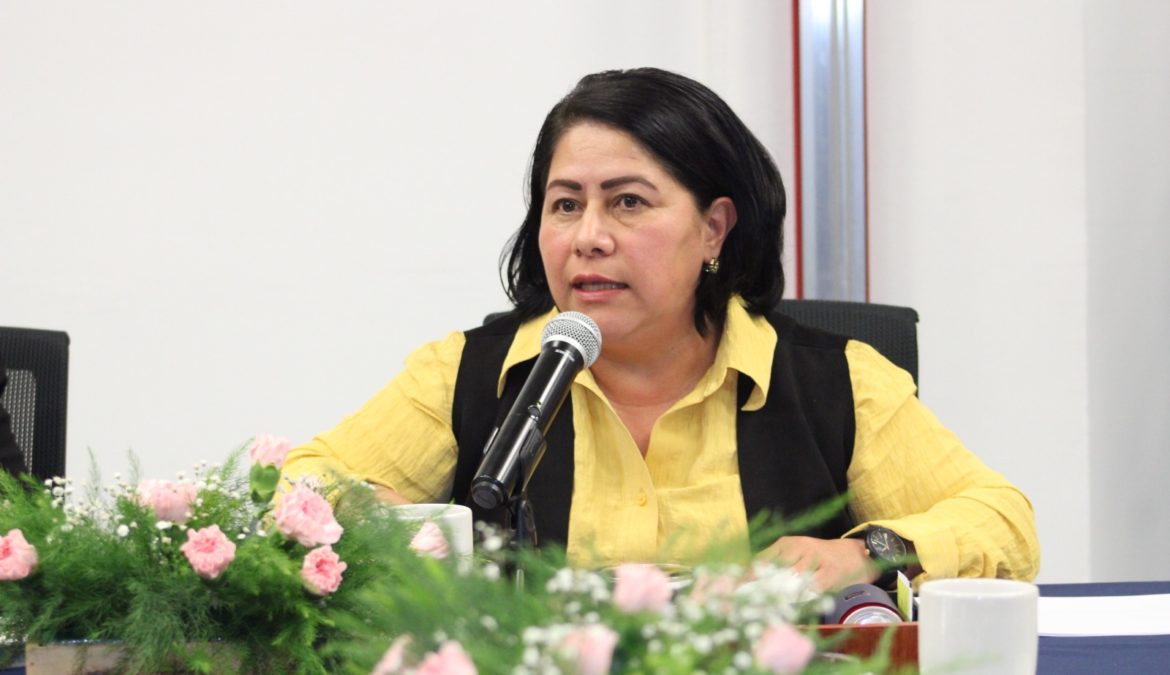 Cuestiona Blanca Águila, beneficios ante la llegada de especialistas cubanos a la entidad