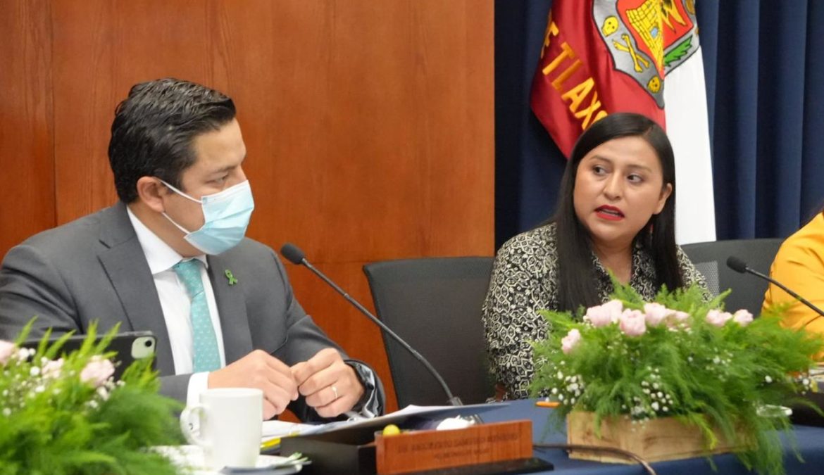 Diputada Lupita Cuamatzi Aguayo preside la comparecencia del Secretario de Salud del Estado