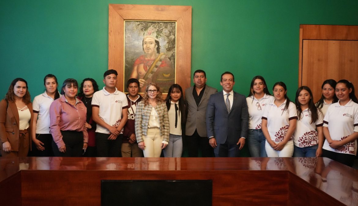 Visitan alumnos del Instituto Digital del Estado de Puebla, instalaciones del Congreso