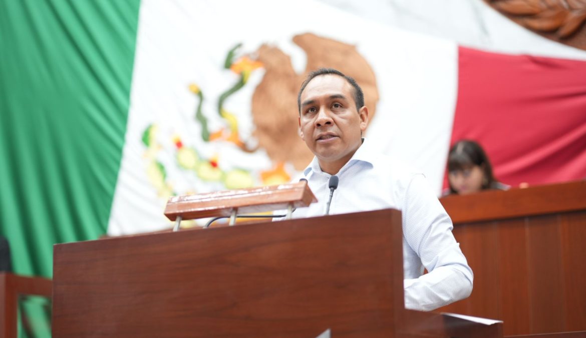 Diputado Miguel Ángel Caballero Yonca trabaja para eficientar la Administración Pública