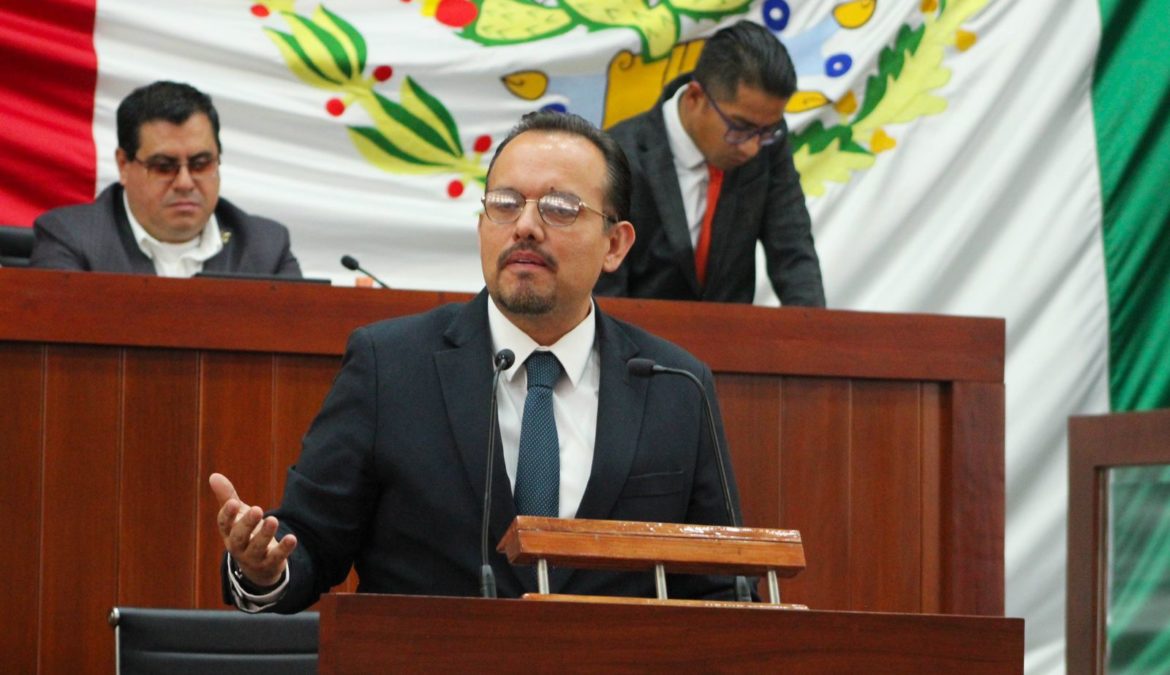 Urge diputado Manuel Cambrón a defender territorio estatal del robo hormiga