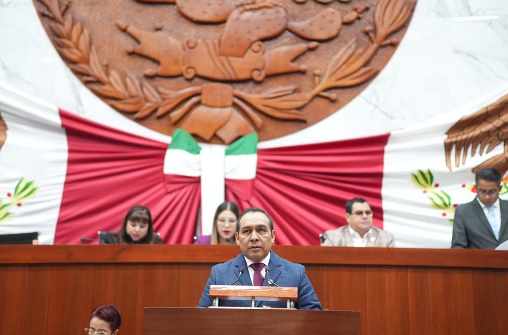 Miguel Ángel Caballero Yonca propone reformas a la Constitución local