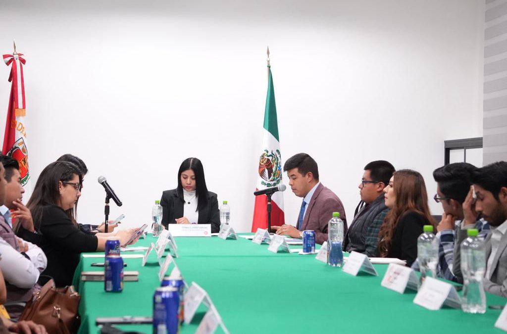 Se reúne diputada Fátima Guadalupe Pérez Vargas con jóvenes parlamentarios