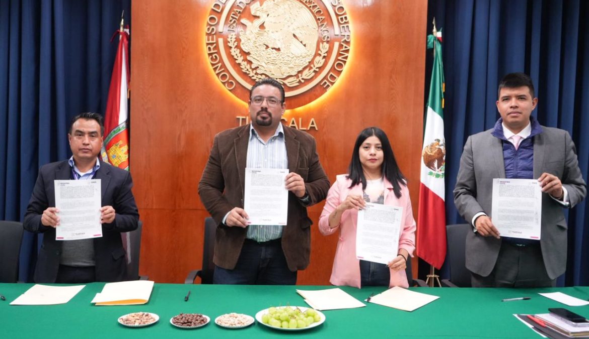 Diputada Fátima Pérez Vargas firma convenio con Registro Civil para acercar trámites al Distrito 11