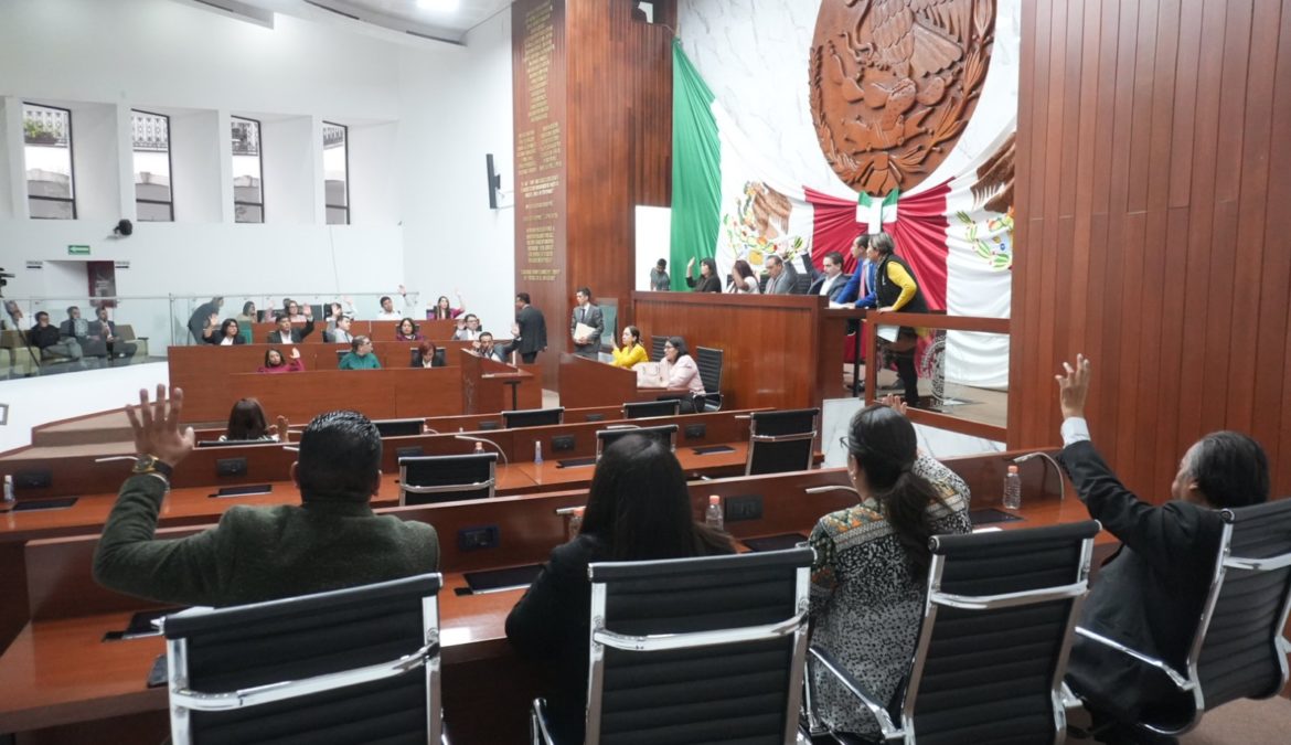 Conforma LXV Legislatura comisiones