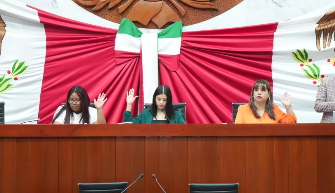 Aprueba Comisión Permanente del Congreso local reintegración de Comisión Especial