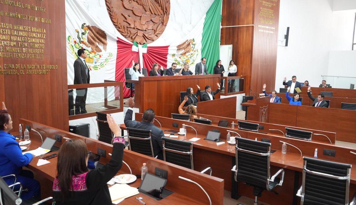 Aprueba LXIV Legislatura Acuerdo por el que se reestructuran las Comisiones Ordinarias