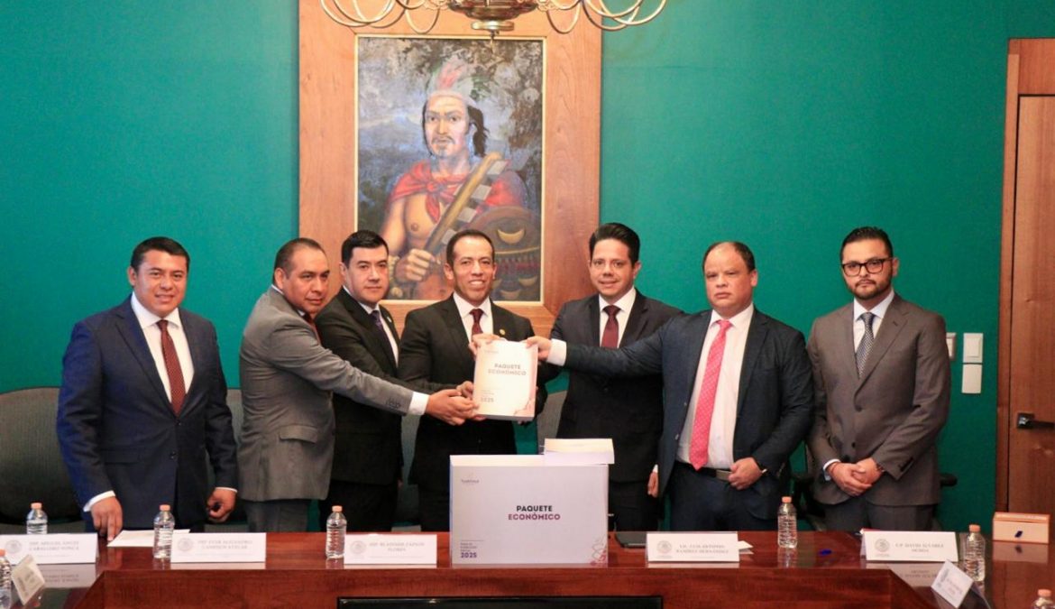 Recibe LXV Legislatura del Congreso del Estado de Tlaxcala Paquete Económico 2025
