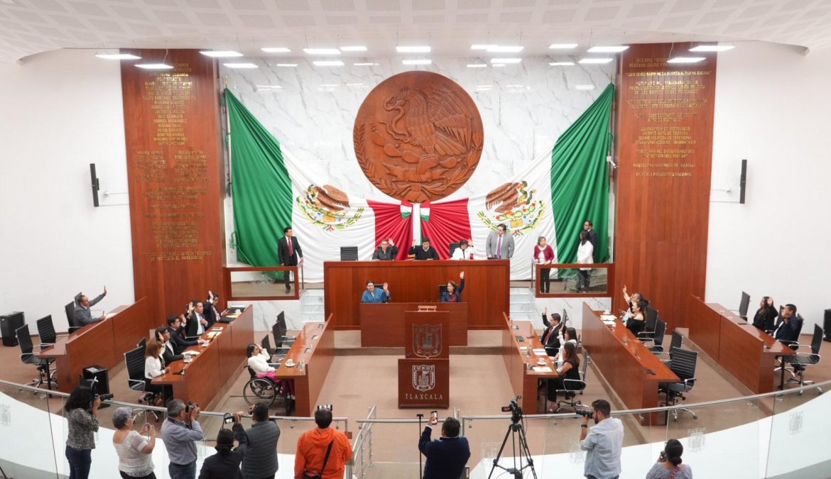 Aprueban diputados prohibir publicidad engañosa y alimentos no saludables en escuelas Aprueban diputados prohibir publicidad engañosa y alimentos no saludables en escuelas