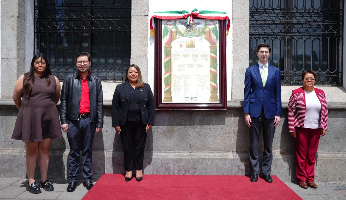 Colocan en el Congreso del Estado el Bando Solemne de fiestas patrias