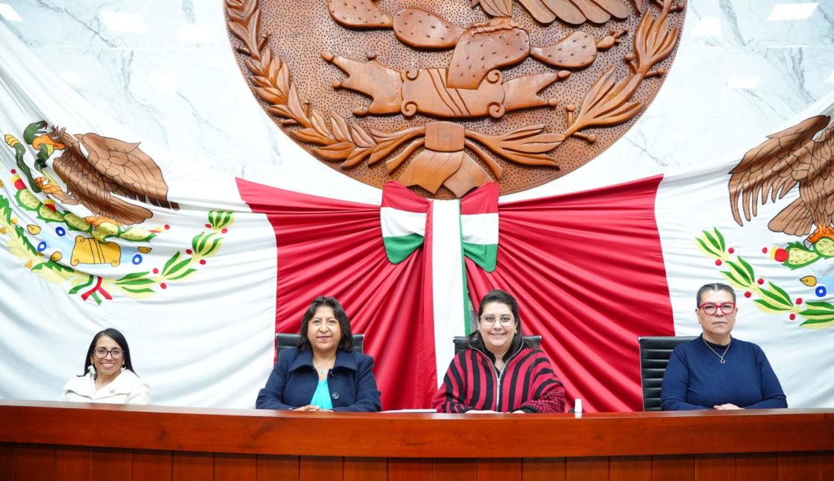 Eligen e instalan la Comisión Permanente del Congreso del Estado Eligen e instalan la Comisión Permanente del Congreso del Estado