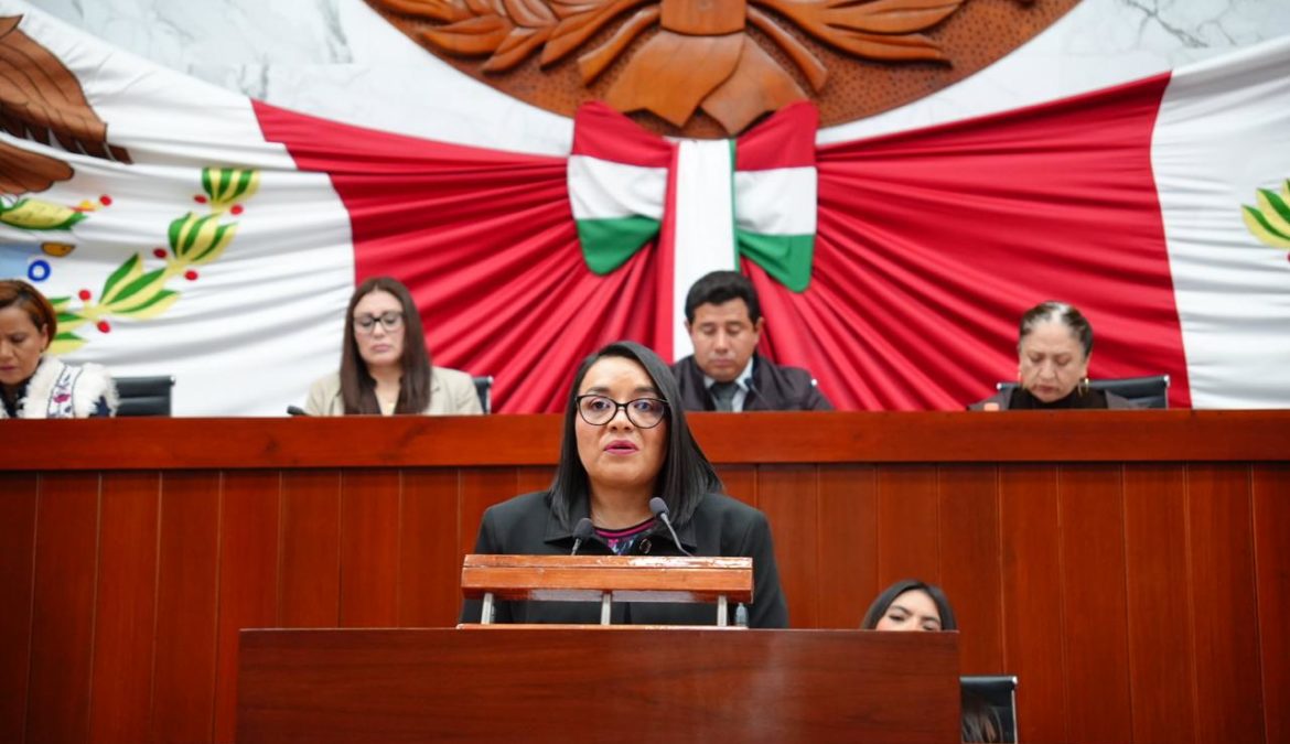 Propone Laura Flores Iniciativa para armonizar la Constitución local en materia de Revocación de Mandato