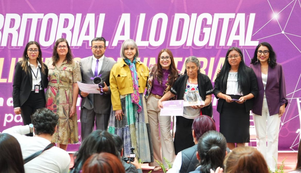 Participa Reyna Flor Báez en conversatorio sobre liderazgo digital de mujeres comunitarias