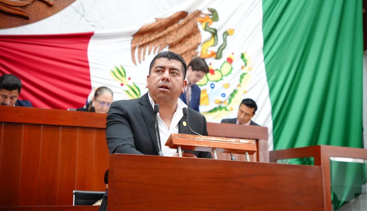 Diputado Jaciel González presenta iniciativa de reforma a Ley de Educación para el Estado de Tlaxcala para fortalecer la orientación vocacional Diputado Jaciel González presenta iniciativa de reforma a Ley de Educación para el Estado de Tlaxcala para fortalecer la orientación vocacional