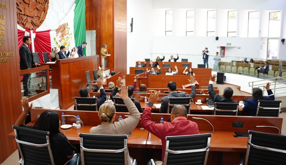 LXV Legislatura aprueba reformas para proteger la autonomía sindical LXV Legislatura aprueba reformas para proteger la autonomía sindical