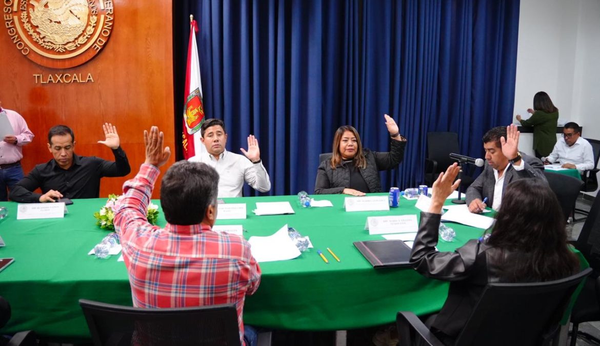 Comisión de Puntos Constitucionales, Gobernación y Justicia y Asuntos Políticos aprueba dictámenes en materia de autonomía sindical y desarrollo económico regional