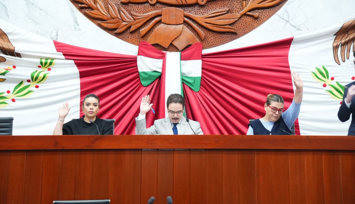 Declara Comisión Permanente concluido expediente de juicio político y extingue Comisión Especial de diputados