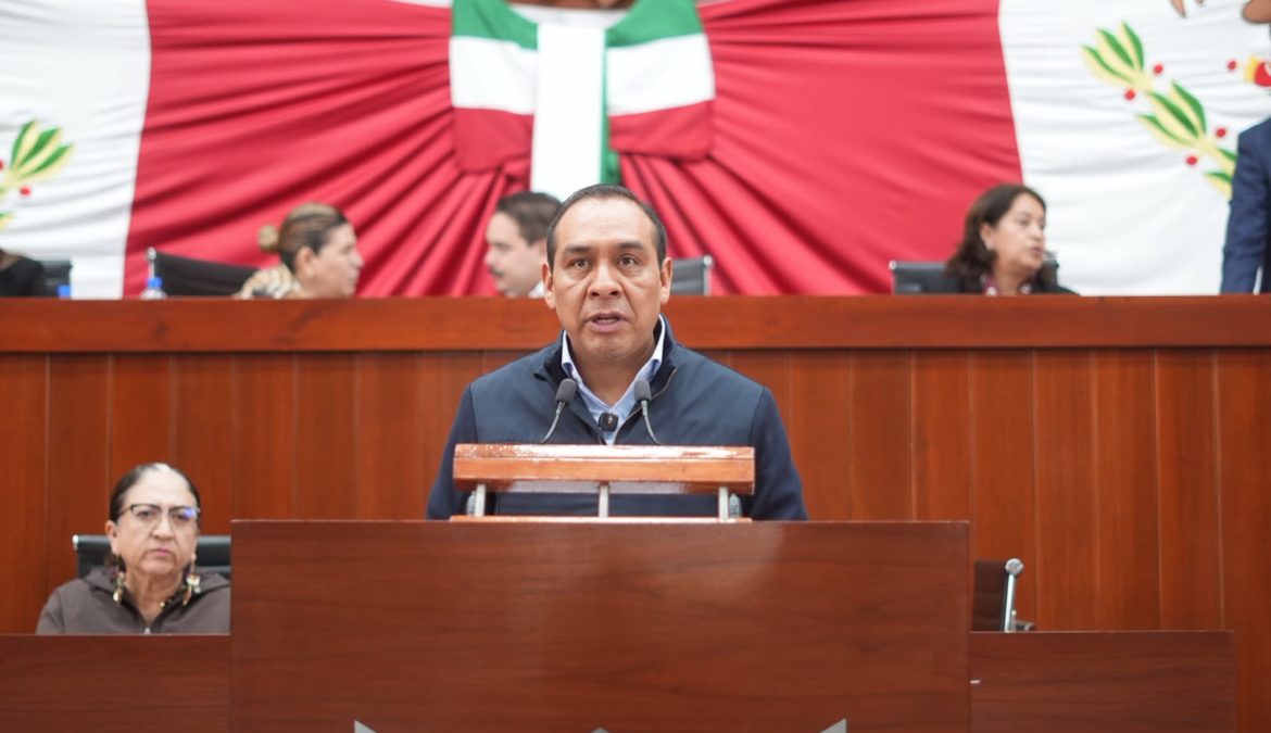 Propone Miguel Ángel Caballero reconocer a las abejas como insectos de utilidad primordial en Tlaxcala