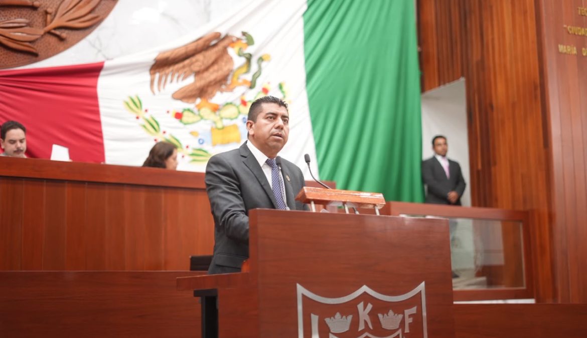 Propone Jaciel González regular la baja de vehículos del patrimonio municipal